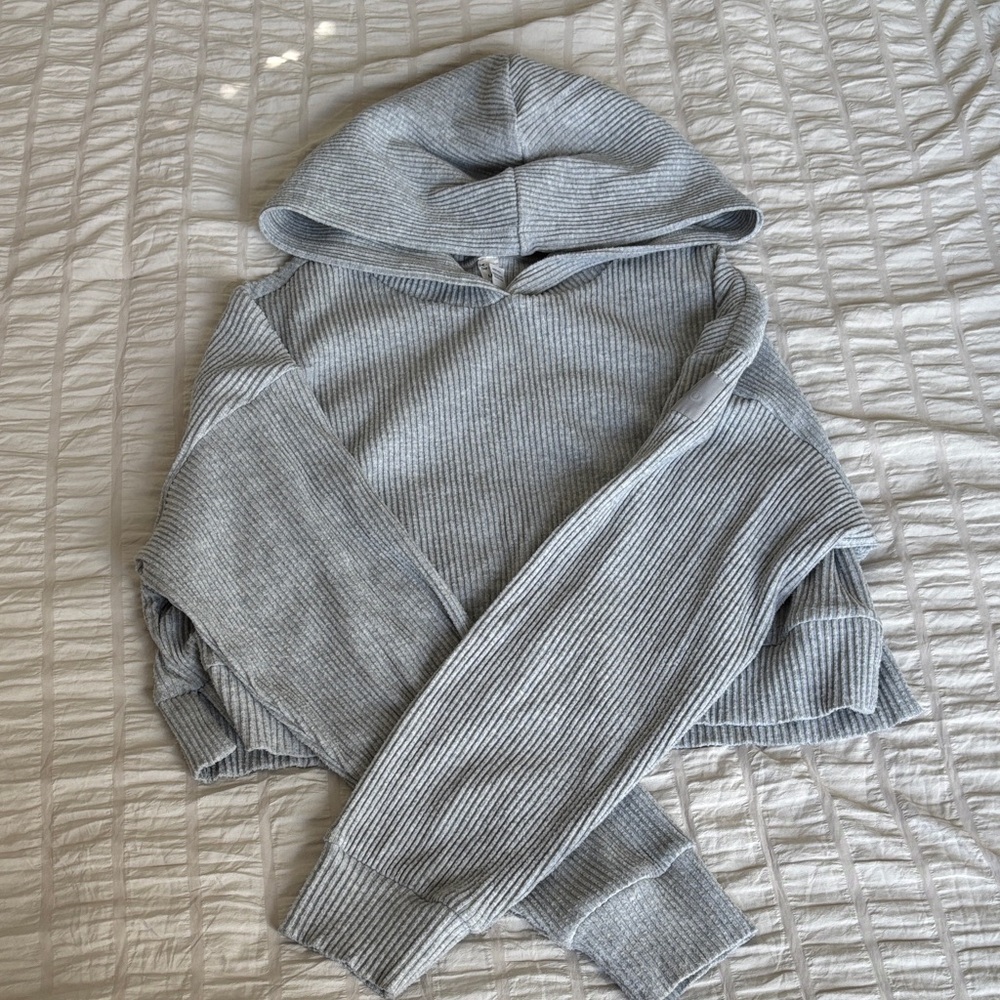 ALO Yoga Heather Gray Ribbed Pullover